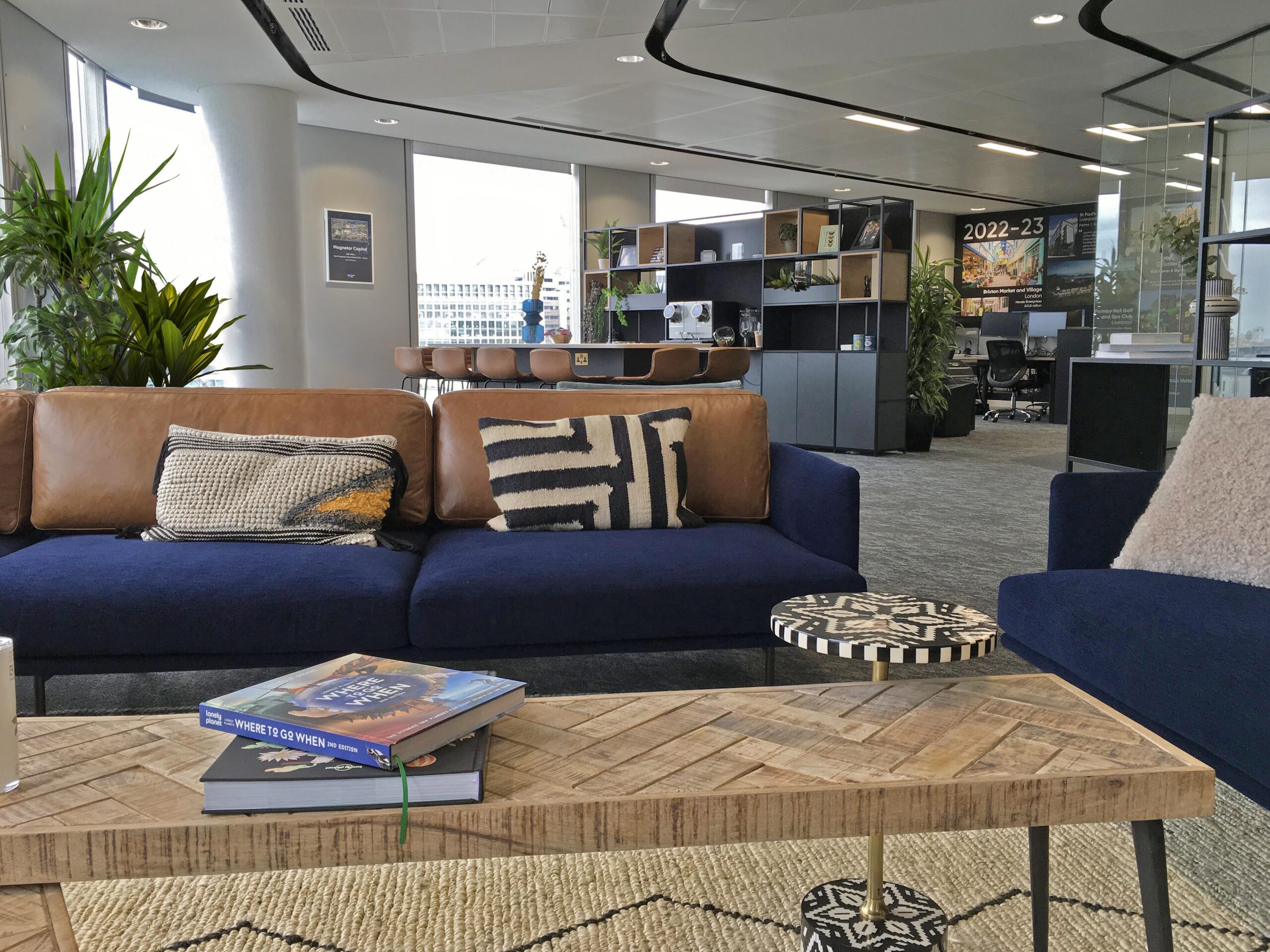 Sofa Surfing in the Office: Why Soft, Informal Meeting Spaces are Important